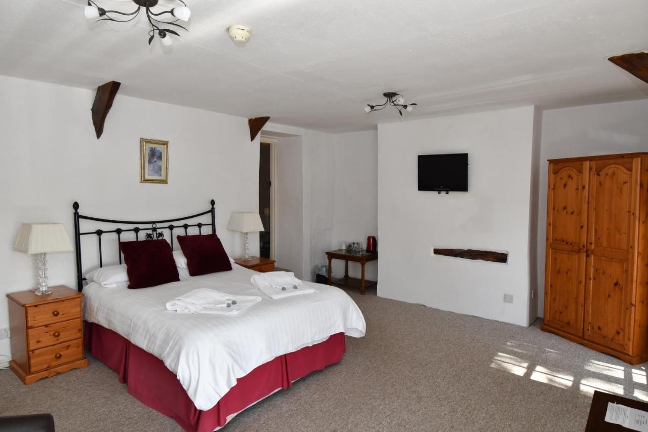 The Weary Friar Inn Pillaton Extérieur photo