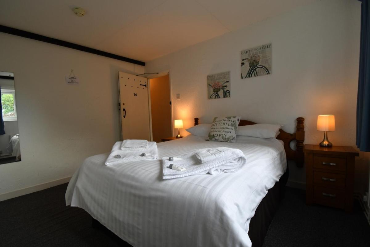 The Weary Friar Inn Pillaton Extérieur photo