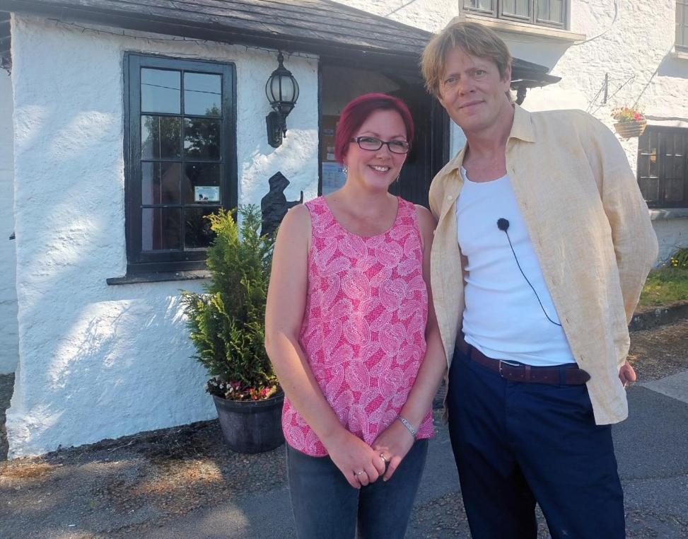 The Weary Friar Inn Pillaton Extérieur photo