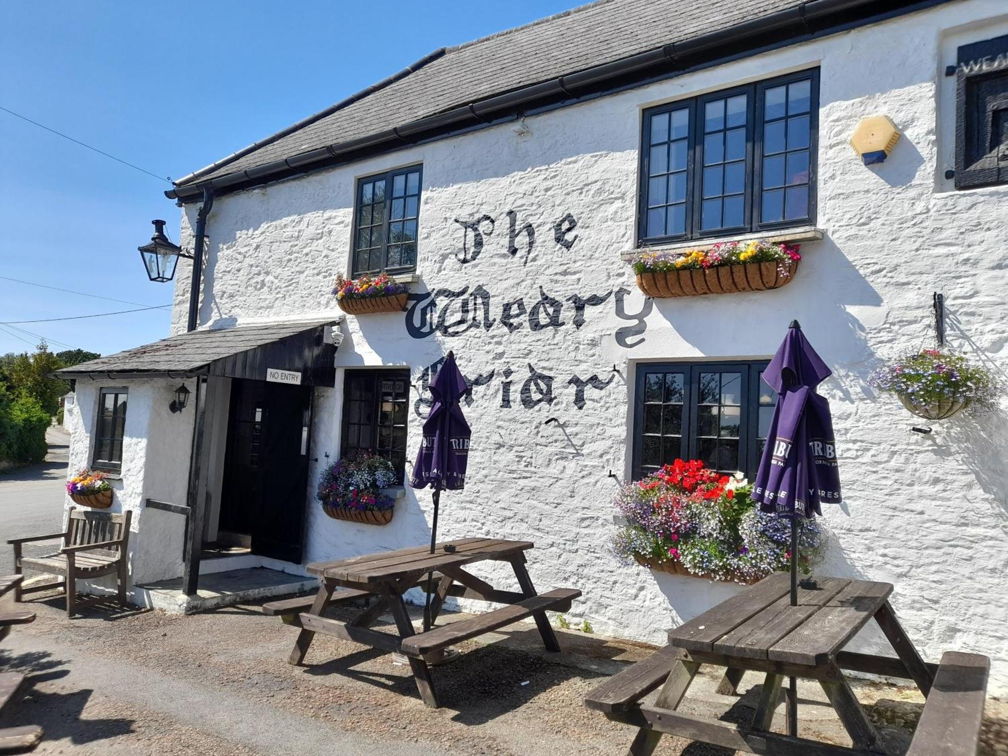 The Weary Friar Inn Pillaton Extérieur photo