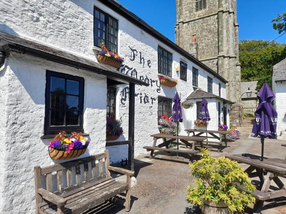 The Weary Friar Inn Pillaton Extérieur photo