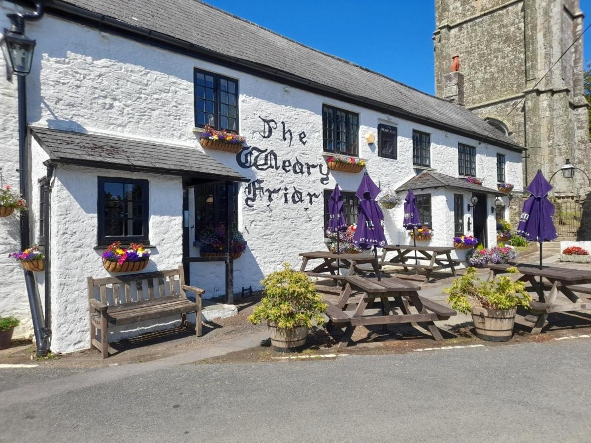 The Weary Friar Inn Pillaton Extérieur photo