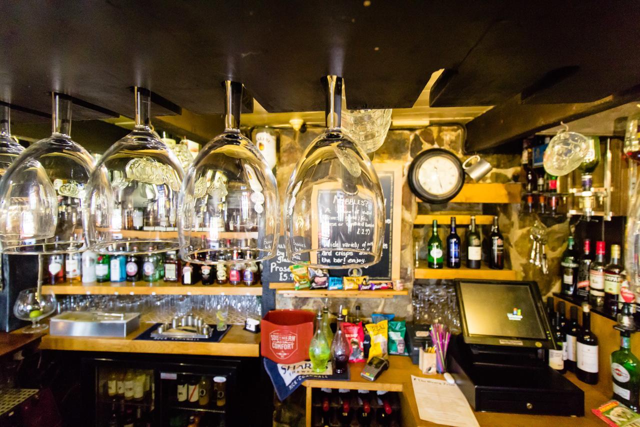 The Weary Friar Inn Pillaton Extérieur photo