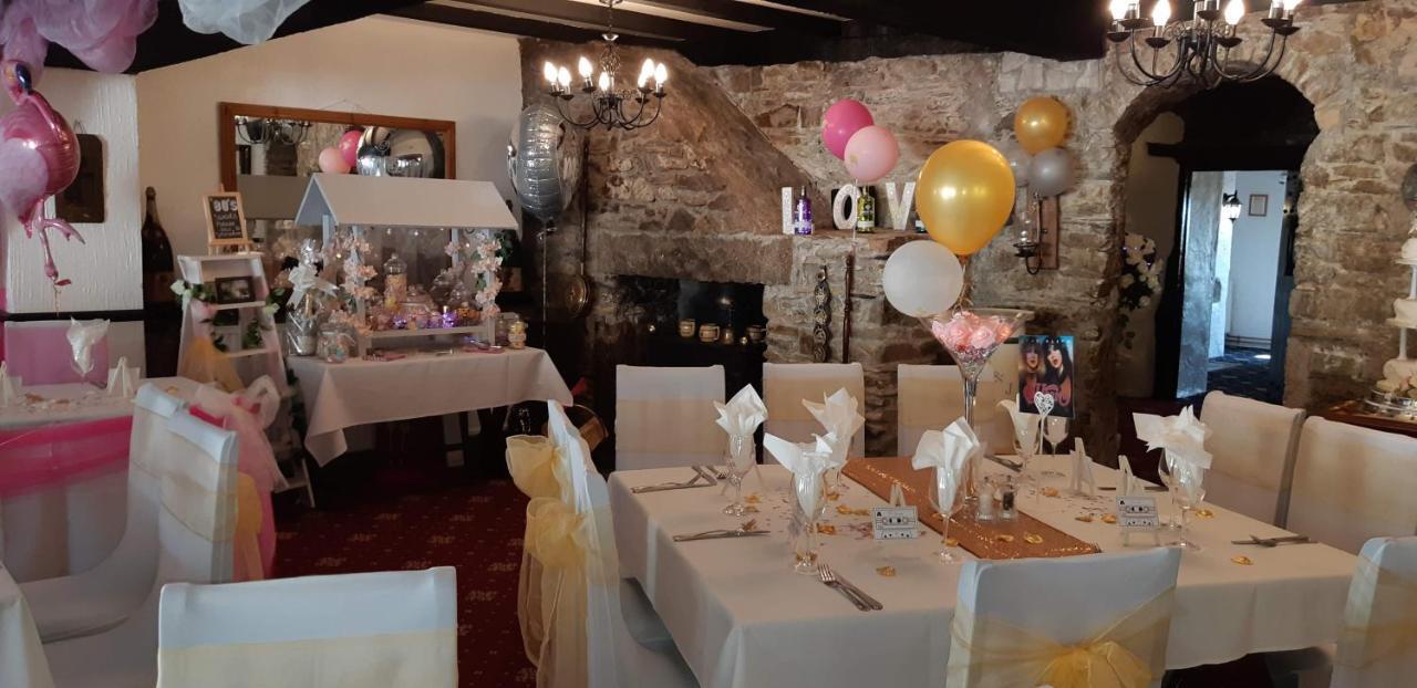 The Weary Friar Inn Pillaton Extérieur photo